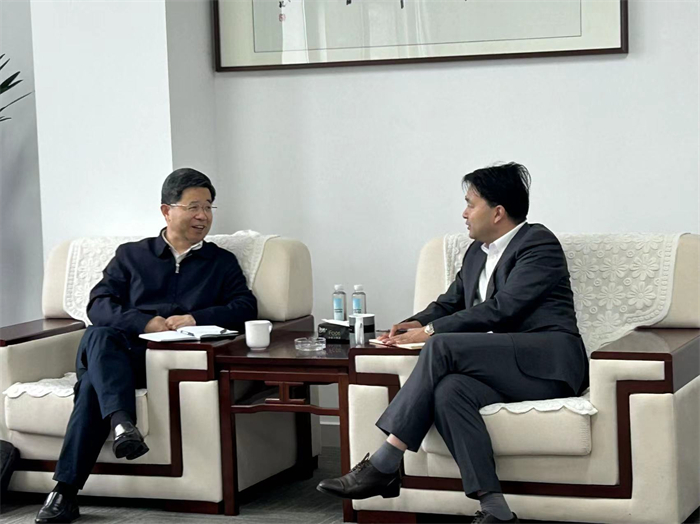 常州市人大常委副主任、市總工會主席一行走訪我司